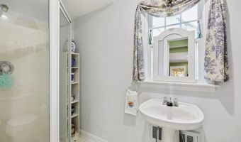 22 Concord Rd, Danbury, CT 06810