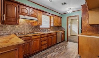 926 Sandstone Dr, Bartlesville, OK 74006