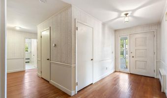 37 Beaumont St, East Providence, RI 02916