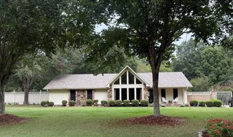 113 Woodson St, Bruce, MS 38915