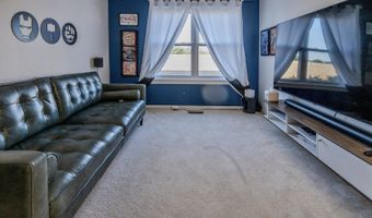 3930 Newport Way, Arlington Heights, IL 60004