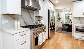 247 Glen Hill Dr, North Kingstown, RI 02874