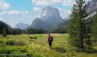 15 S RAINBOW Dr, Cora, WY 82925