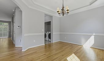 1748 Town Home Dr, Apex, NC 27502