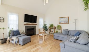 2 Iris Ct, Cromwell, CT 06416