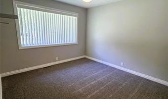 215 Almont Ave, Almont, MI 48003