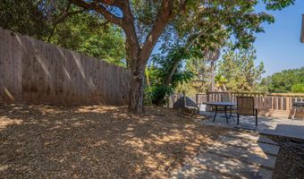 1116 Circle Dr, Escondido, CA 92025