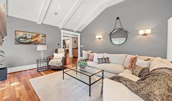 132 S GARFIELD St, Arlington, VA 22204