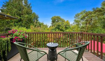 2412 W North St, Bellingham, WA 98225
