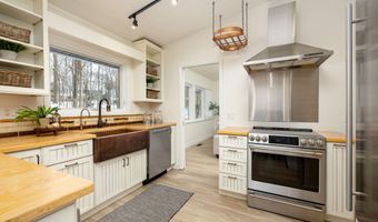 4120 Woodland Dr, Ann Arbor, MI 48103