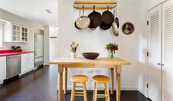 4 Alpond Dr, Newport, RI 02840