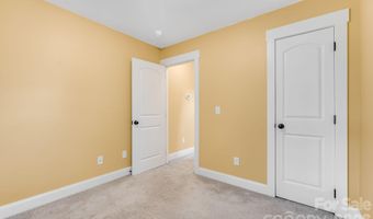2 Cottage Cove Ln, Asheville, NC 28803