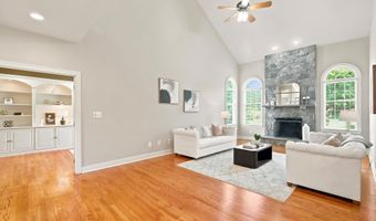 19704 STANFORD HALL Pl, Ashburn, VA 20147