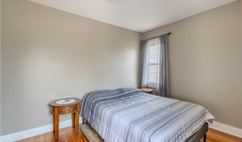 1640 Cranston St, Cranston, RI 02920