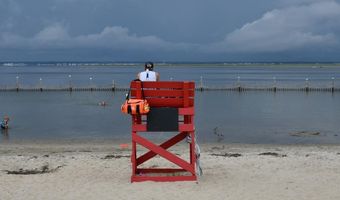 22 E 7TH St, Barnegat Light, NJ 08006