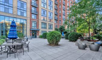 520 JOHN CARLYLE St 320, Alexandria, VA 22314