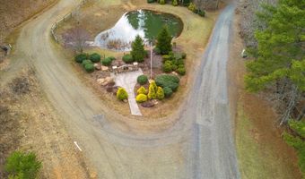 467 River Oaks Dr, Austinville, VA 24312