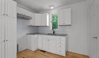 129 Simmonsville Ave, Johnston, RI 02919