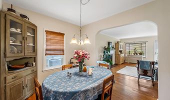 156 E Weisheimer Rd, Columbus, OH 43214