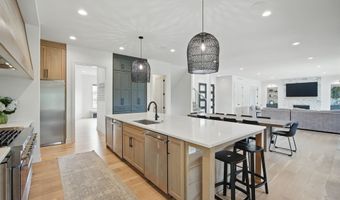 1004 NW Hugg Dr, Polk City, IA 50226