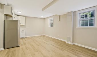 706 N CLEVELAND St, Arlington, VA 22201