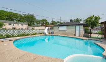 838 S Michigan Ave, Addison, IL 60101