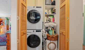 5929 AVON Dr, Bethesda, MD 20814