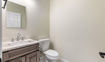 8 Lyn Ct, Cumberland, RI 02864