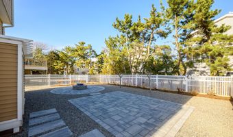 211 Stratford Ave, Beach Haven, NJ 08008