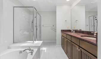 14 Cambridge Circle Ct, Ballwin, MO 63011