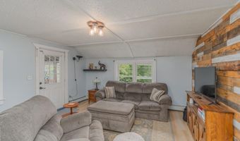 805 Farnum Pike, North Smithfield, RI 02896