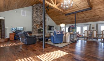 21207 Lawrence 1230, Aurora, MO 65605