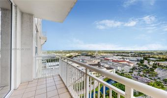 19501 W Country Club Dr PH-10, Aventura, FL 33180