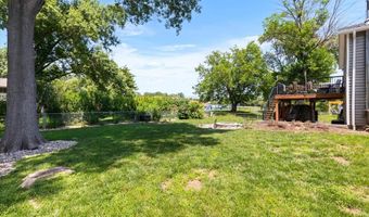 303 Oakfield Dr, Ballwin, MO 63021