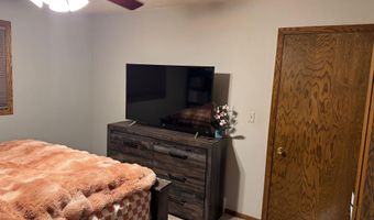 902 N Penn St, Aberdeen, SD 57401