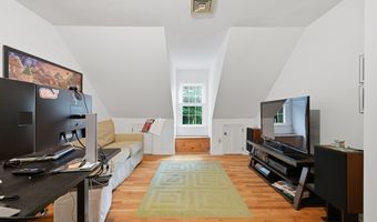 2 Banquo Brae Rd, Brookfield, CT 06804