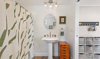 226 Becker Ave, East Providence, RI 02915