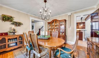 49 Burbank Dr, Amherst, NY 14226