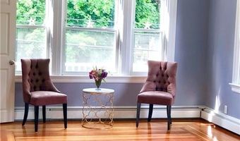 20 North St, Warwick, RI 02886