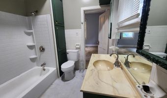 302 W 7th St, Bicknell, IN 47512