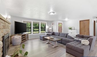 2832 Oak Grove Dr NW, Albany, OR 97321