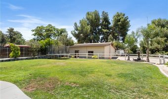 33127 Camelot Dr, Yucaipa, CA 92399