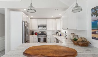 56 W 13th St, Avalon, NJ 08202