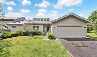 16 Thistle Holw 16, Avon, CT 06001