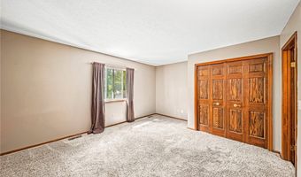 4116 Polo Park Dr, Willoughby, OH 44094