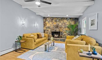 123 Stone Gate Dr, North Kingstown, RI 02852