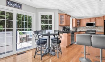 5 WEYMOUTH Ln, Coventry, RI 02816