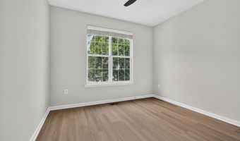 43845 CENTERGATE Dr, Ashburn, VA 20148