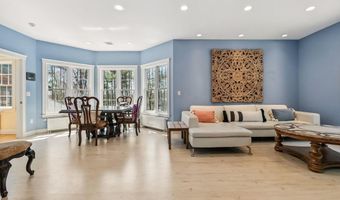 1026 Essex St, Bangor, ME 04401