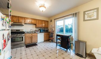 1527 W Holtz Ave, Addison, IL 60101